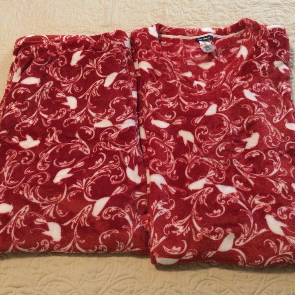 New-Woman’s White Birds Design Pajamas